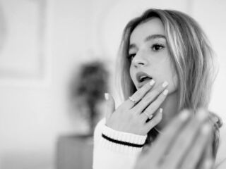 cam strip tease StaceeyBrown