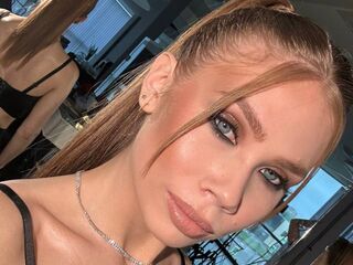 hot cam girl masturbating with sextoy TawnyaCarwell