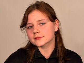 webcam babe chat room TonaBurgard