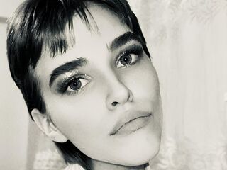 nude cam UdelaHailey
