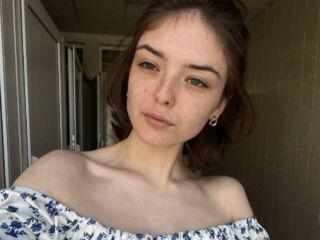 naked webcamgirl UshaSolgovic
