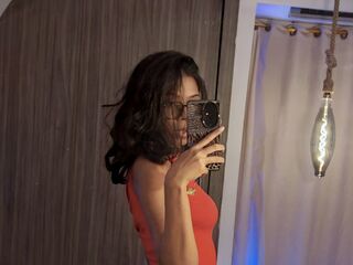 naked camgirl masturbating with vibrator VixenKitty