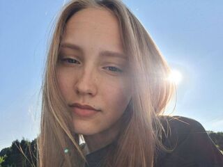 free live chatroom WanitaLoeppky