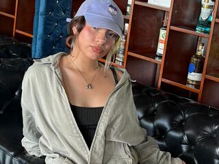 adult live cam WillowJones