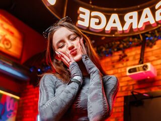 shower webcam XeniaUsher